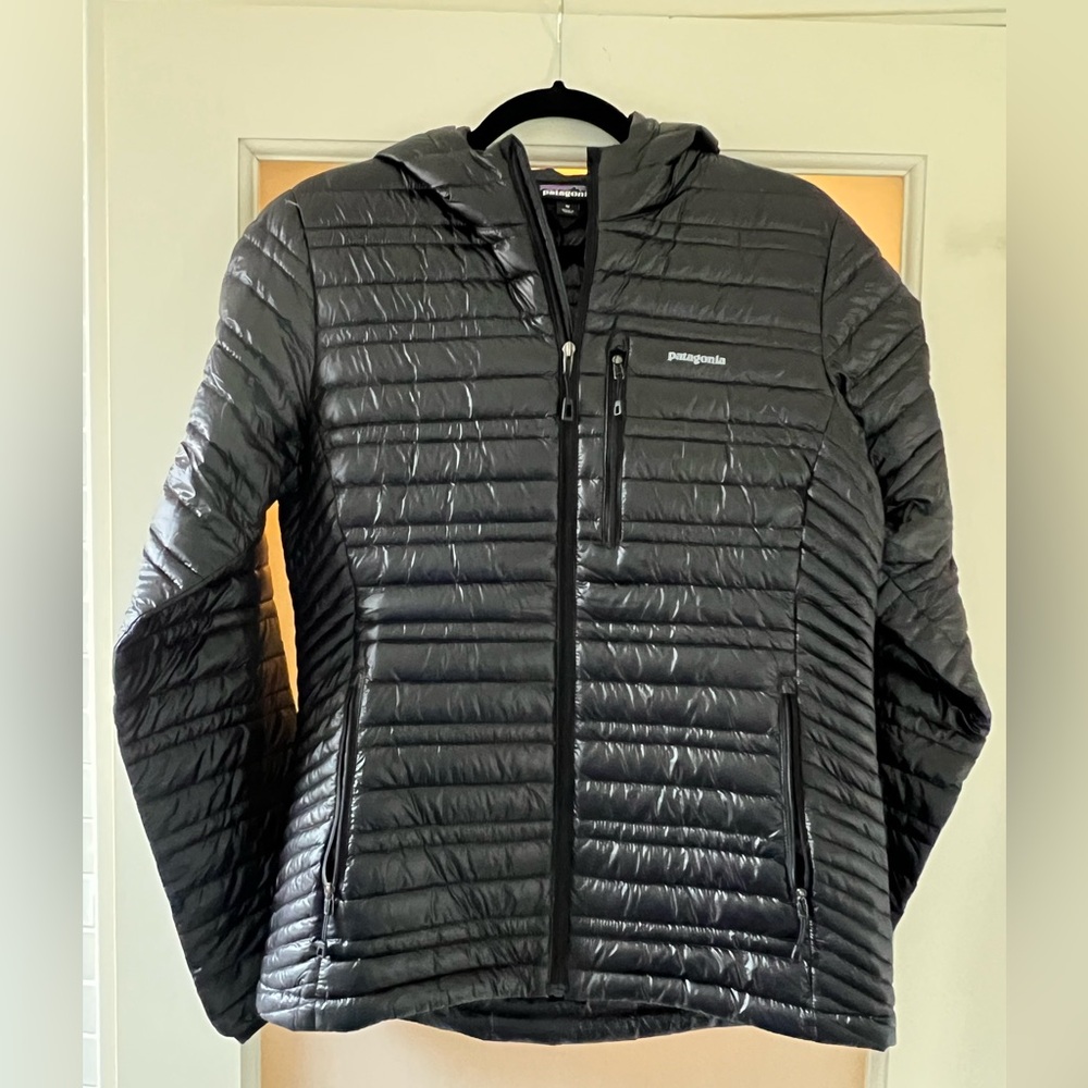 Patagonia Women's Ultralight Down Hoody - Black EUC